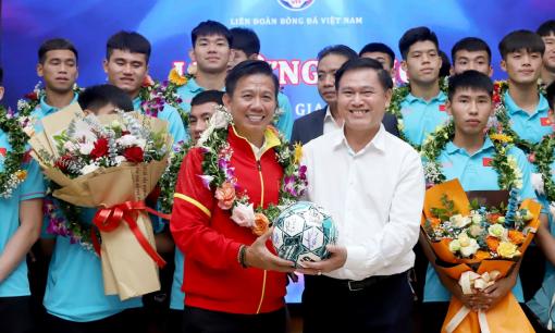 U23 Việt Nam về nước, tưng bừng dự lễ mừng công sau chức vô địch Đông Nam Á