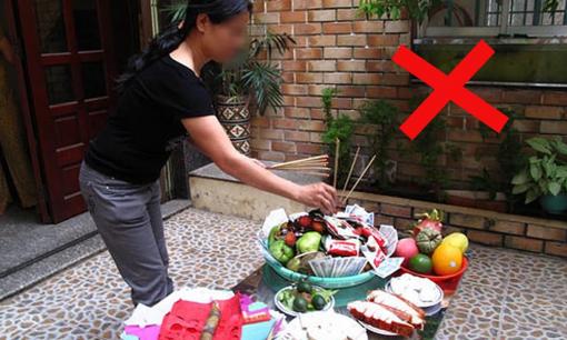 Cúng cô hồn Rằm tháng 7 tuyệt đối không được phạm những điều sau kẻo gia đạo bất an, tiền tài hao hụt 