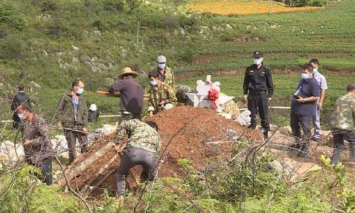 Tại sao chôn cất lại đáng sợ hơn hỏa táng? Điều gì đã xảy ra một tháng sau khi thi thể được chôn cất?