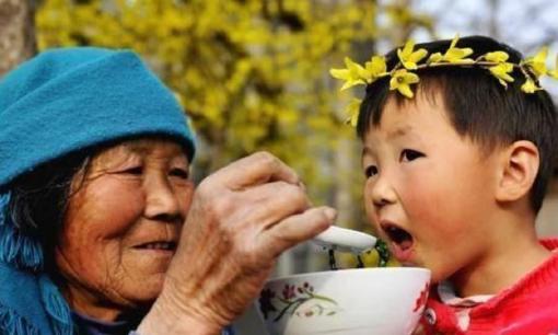 Vì sao sự vắng mặt của cha mẹ là 'nỗi đau' trong cuộc đời con khi lớn lên?