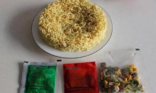 Ăn một gói mì ăn liền gan có cần thải độc trong 32 ngày? Bác sĩ: 4 thực phẩm này thực sự hại gan