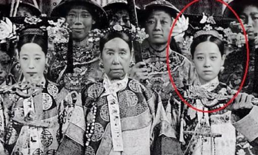 Đệ nhất mỹ nữ thời nhà Thanh đẹp như thế nào? Những bức ảnh đen trắng khó có thể che đi vẻ đẹp của cô ấy, nhưng cô đã bị Từ Hi Thái hậu thao túng cả đời