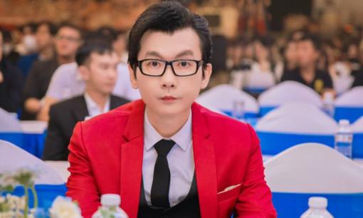 Á Vương, bác sĩ Ký Quốc Đạt giữ kỷ lục 7 mùa liên tiếp làm giám khảo đấu trường sắc đẹp
