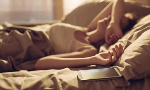 Thức khuya làm suy yếu các khả năng cơ bản. Ngủ bù vào cuối tuần có thể khắc phục được điều đó không?