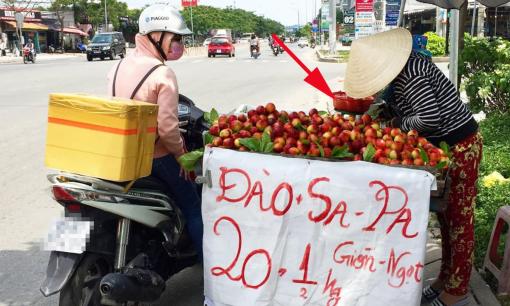 Người bán hàng rong sợ nhất khách hàng đặt điện thoại di động lên bàn cân, tại sao?