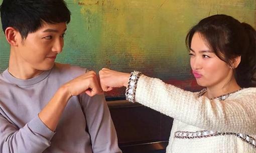 Khoảng cách giữa Song Joong Ki và Song Hye Kyo ngày càng rộng, từng là vợ chồng đứng đầu, giờ anh phải trông cậy vào con