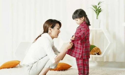 Trẻ thích ở một mình có 3 khả năng nổi bật, cha mẹ nên ngừng quanh quẩn bên con