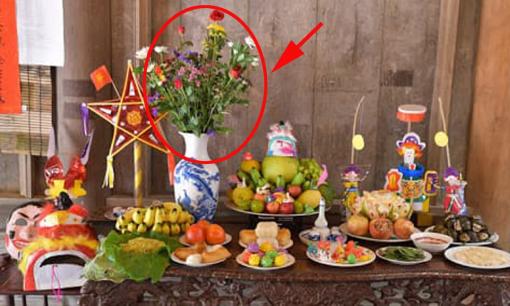 Sau khi cúng rằm Trung thu xong, hạ ngay 3 thứ này trên ban thờ xuống kẻo 'mất lộc' 