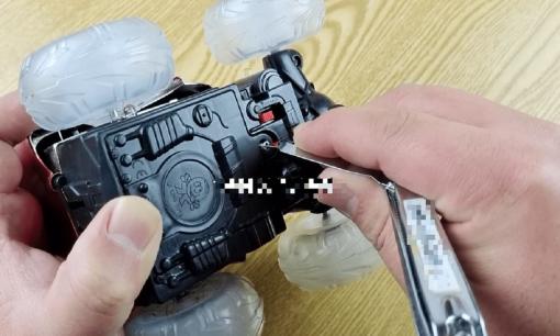 Hóa ra 'lỗ tròn nhỏ' ở dưới đáy bấm móng tay có công năng ẩn, rất thiết thực để tìm hiểu, các bạn cùng xem nhé!