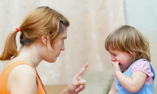 Giáo sư chỉ ra 5 thói quen xấu khiến con ngày càng kém thông minh, rất nhiều cha mẹ mắc phải