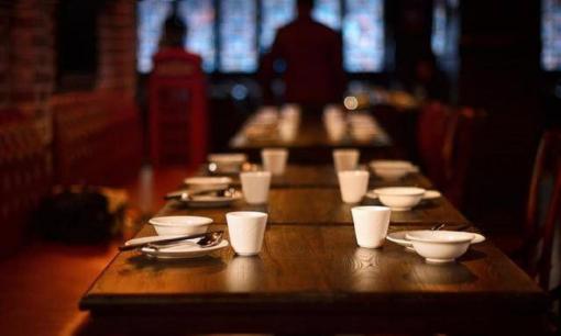 Làm thế nào để khéo léo từ chối lời mời dự tiệc nồng nhiệt của ai đó dành cho bạn?