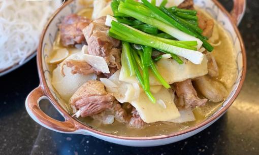 Công thức làm vịt nấu măng tươi ngon chuẩn vị, ấm bụng ngày mưa gió 