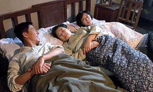 Người xưa khuyên: 'Thà cho người khác mượn nhà để tang còn hơn cho cặp đôi mượn nhà để ngủ', hàm ý là gì?