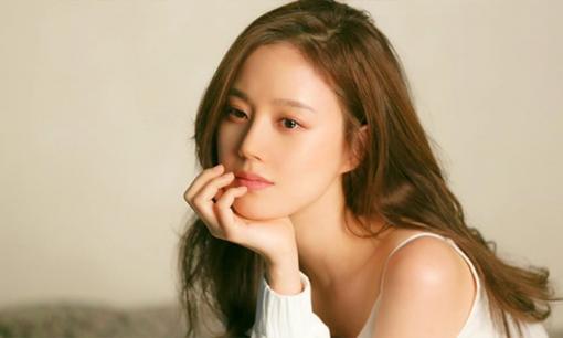 Nữ diễn viên ở bẩn, để miệng hôi khi đóng cảnh hôn khiến bạn diễn nam khiếp sợ