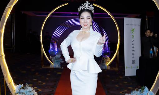 Nữ hoàng điện ảnh, CEO Nalisa Nguyễn sang Malaysia chấm thi Hoa hậu