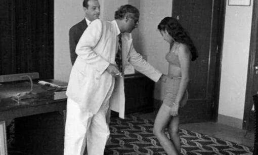 Ảnh xưa độc và hiếm: Ảnh 1 quá chân thực khi phỏng vấn nữ diễn viên, ảnh 4 rất đáng sợ, ảnh 5 nhìn xong thấy run chân 