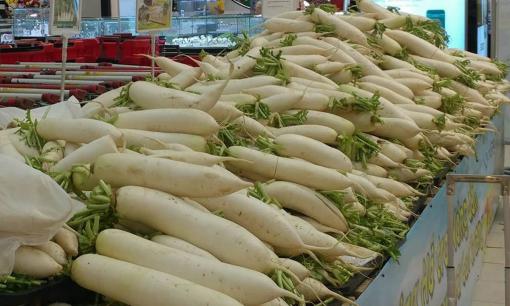 Đến mùa củ cải bày bán nhiều, chỉ mẹo đơn giản chọn được hàng tươi mới không bị xốp