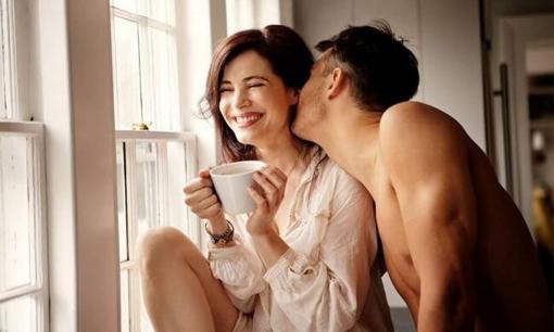 Phụ nữ trung niên dễ 'sập bẫy' trai trẻ, dẫn đến ngoại tình là do đâu?