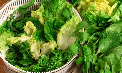 Rau sống là món khoái khẩu, nhưng làm sao để ăn mà tránh được nỗi lo nhiễm giun sán, ký sinh trùng?