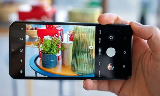 Chi phí dưới 5 triệu, bạn có thể mua được những smartphone nào vừa đẹp, pin lại tốt?