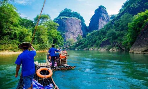 Giữa đi du lịch và dành tiền đó để tiết kiệm, cái nào quan trọng hơn? Hãy lắng nghe lời khuyên của những người từng trải và đừng dại dột