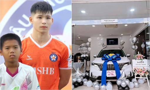 Nam thần U23 Việt Nam - Liễu Quang Vinh mua xế hộp tiền tỉ tặng đấng sinh thành