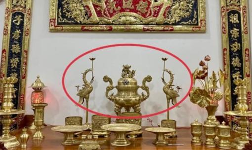 Đặt đôi hạc trên bàn thờ nên quay vào nhau hay quay ra ngoài? Làm sai dễ bị trách phạt