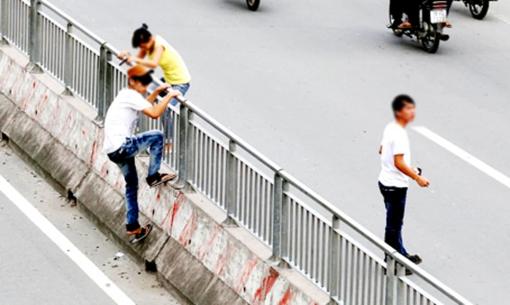 Trường hợp nào người đi bộ vi phạm luật giao thông sẽ bị phạt tù lên đến 15 năm?