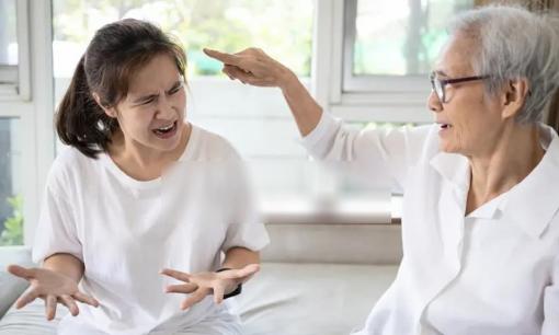 Người thông minh xuất chúng sẽ không nói ra 2 điều này, người dại lại phát ngôn bừa bãi 