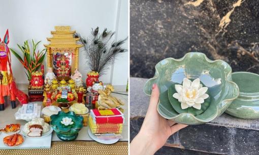 Bàn thờ Thần Tài luôn có một bát nước thả hoa, ý nghĩa của điều này là gì?