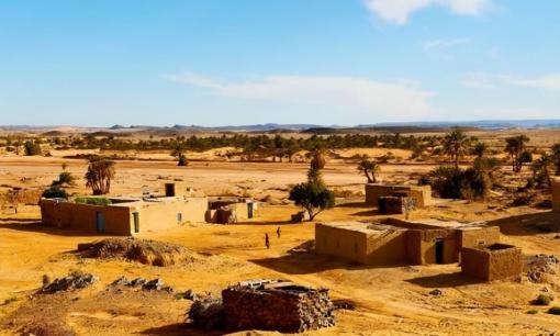 Một thị trấn xa xôi ở Trung Quốc ẩn mình trong sa mạc, chỉ được phát hiện nhờ làm đường, dân làng không biết năm tháng