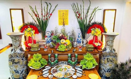 Ban thờ ngày Tết của 3 miền Bắc - Trung - Nam được trang trí thế nào? Hướng dẫn bạn cách sắp xếp đủ lễ và đơn giản 