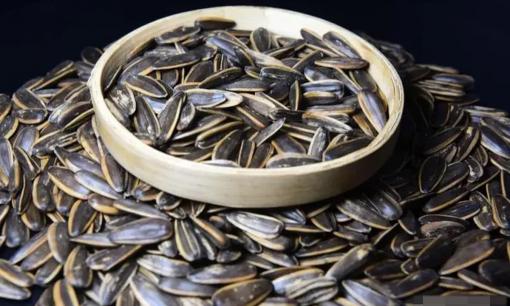 Mùng 1 tháng 12 âm lịch, dù có tiền hay không cũng đừng quên “cắn”, cầu phúc lành, gia đình luôn khỏe mạnh