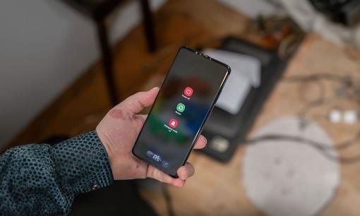 Tắt nguồn điện thoại 5 phút mỗi ngày, công dụng vô cùng bất ngờ mà ai cũng muốn làm theo