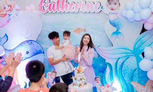 Hot girl rich kid Vóc Đỗ và chồng cầu thủ Văn Dũng tổ chức tiệc sinh nhật cho con gái 