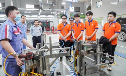 4 công việc có nhu cầu tuyển dụng cao và thu nhập khủng, bình chân như vại giữa bão sa thải