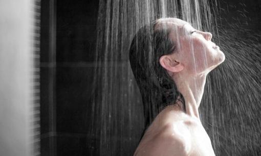 Thời tiết lạnh buốt, có 2 việc không nên làm sau 9h tối để tránh bị đột quỵ