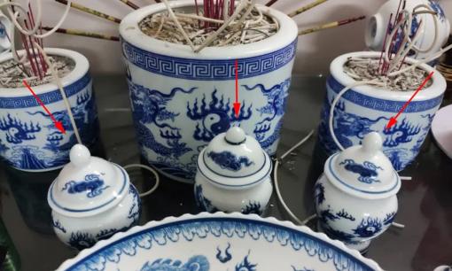 Đặt 3 hũ gạo, muối, nước trên bàn thờ thế nào chuẩn nhất để hút tài hút lộc, cầu gì được nấy