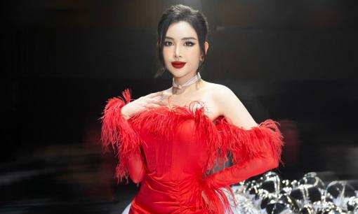 Hoa khôi Lương Lê khoe vẻ đẹp ngọt ngào, quyến rũ tại sự kiện thời trang