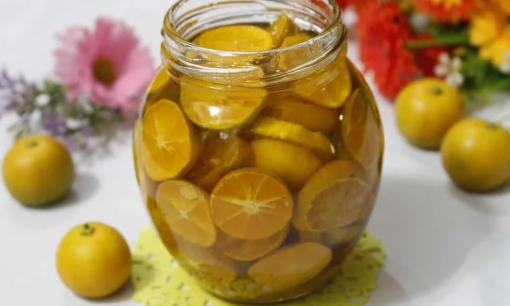 Loại quả luôn có trên mâm ngũ quả này đem ngâm với mật ong, đường phèn trị ho cực tốt, cảm lạnh không còn là vấn đề