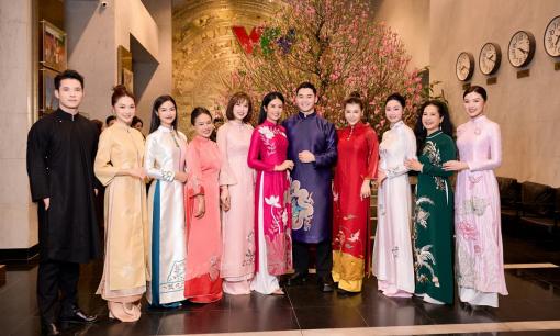 Dàn diễn viên đình đám của 'Vũ trụ VFC' hội tụ tại nhà đài, tưng bừng diện áo dài xuân đón Tết 