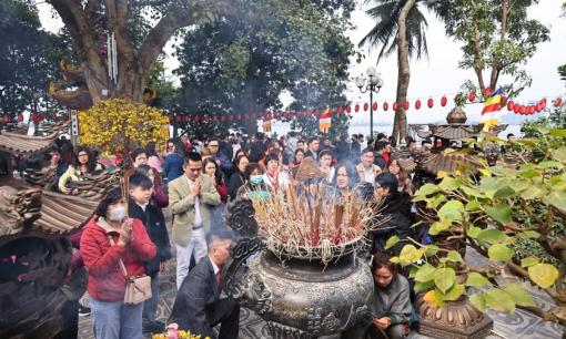 Đâu là ngày giờ đẹp đi chùa lễ Phật đầu năm Giáp Thìn để gặp nhiều may mắn?