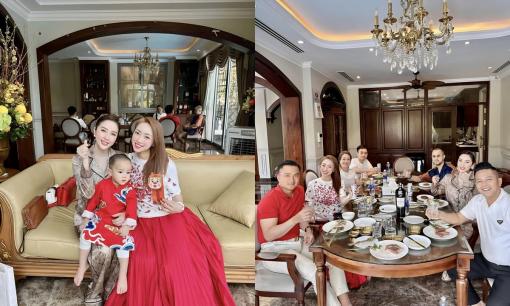 Bảo Thy hội ngộ gia đình Chi Bảo trong ngày đầu năm, 2 quý tử chiếm trọn spotlight 