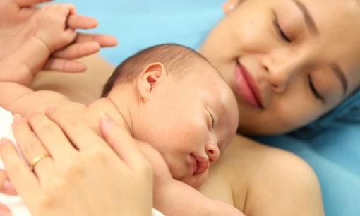 Độ tuổi nào là quá muộn để sinh con? Nên sinh con ở tuổi nào là tốt nhất cho cả mẹ và bé?