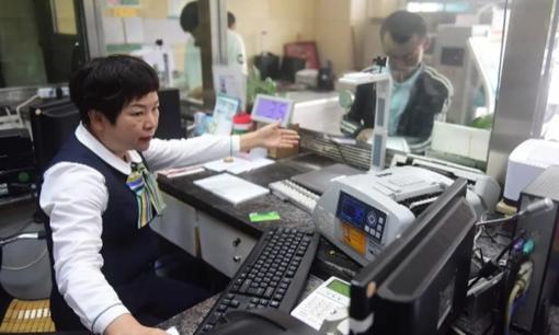 Nhân viên ngân hàng gần như không bao giờ mở tài khoản 'tiền gửi có kỳ hạn', nhân viên ngân hàng về hưu tiết lộ lý do!