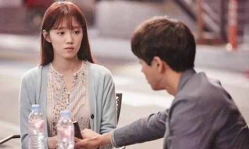 Bạn có nên chọn kết hôn với một người đàn ông yêu bạn rất nhiều nhưng lại nghèo không?