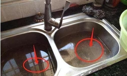 Ống thoát nước bị tắc, có nên xả bằng nước nóng không? Dạy bạn mẹo chính xác và thiết thực để thông cống nhanh chóng và không có mùi hôi!