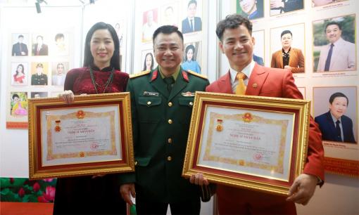 Nghệ sĩ 2 miền Nam - Bắc tưng bừng hội ngộ tại Lễ trao tặng danh hiệu NSƯT, NSND lần thứ 10