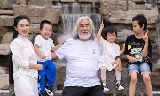 Đạo diễn Trương Kỷ Trung lại sắp lên chức bố lần 4 ở tuổi 73