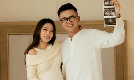 MC Đức Bảo khoe ảnh vợ bầu và siêu âm em bé, nhắn nhủ lời yêu thương